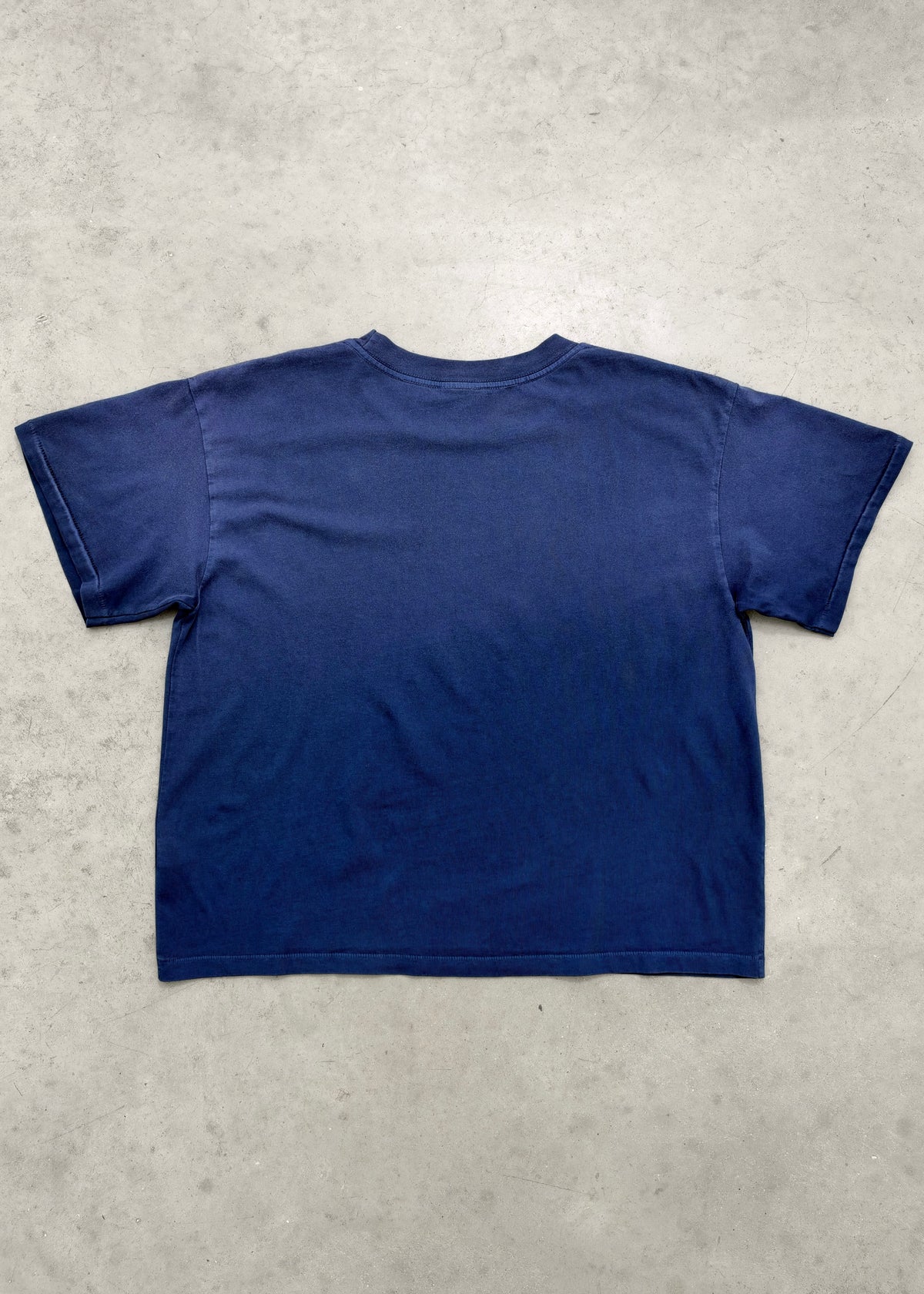 "CHAIN-PEEKER” MID-WEIGHT TEE - SUN FADED NAVY