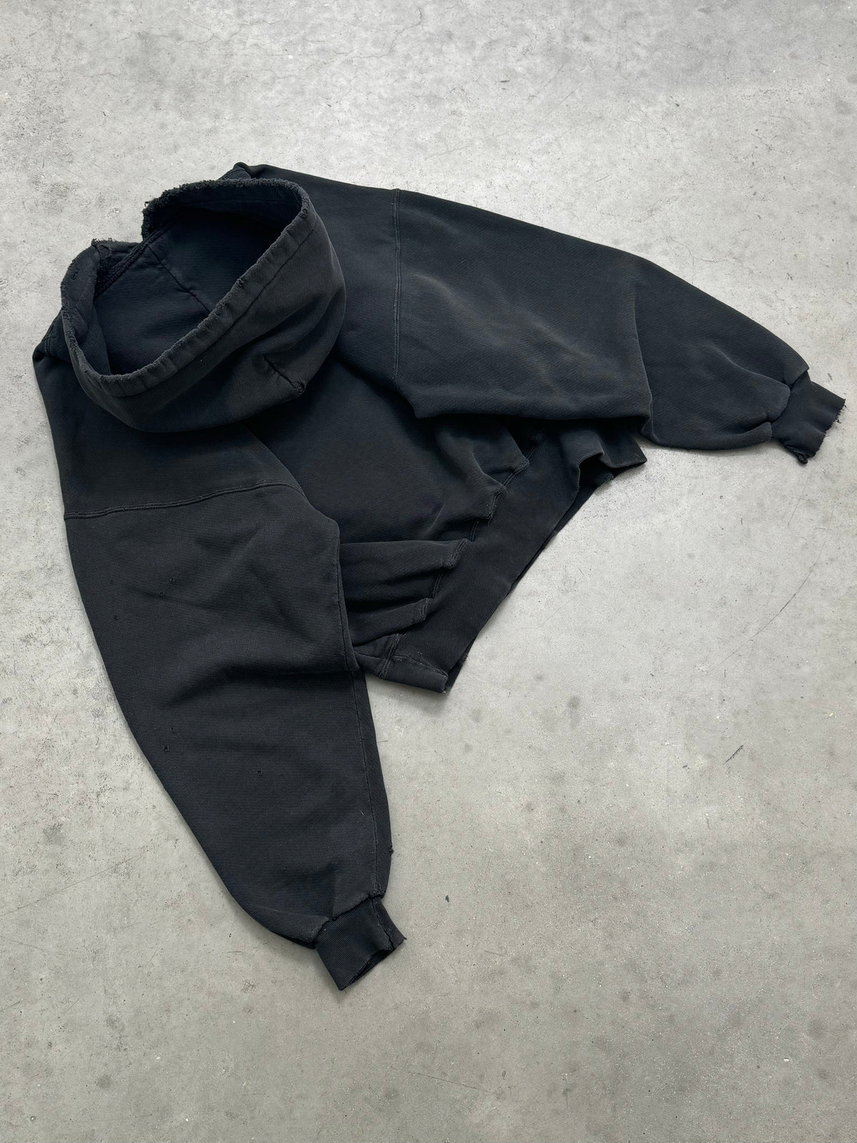 DISTRESSED & FADED BLACK RUSSELL QUARTER BUTTON HOODIE - 1990S