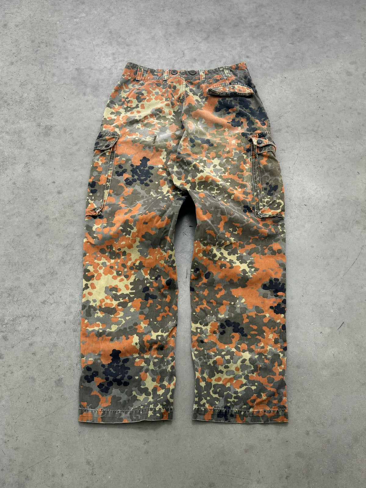 FADED MILITARY CAMO CARGO PANTS - 1980S