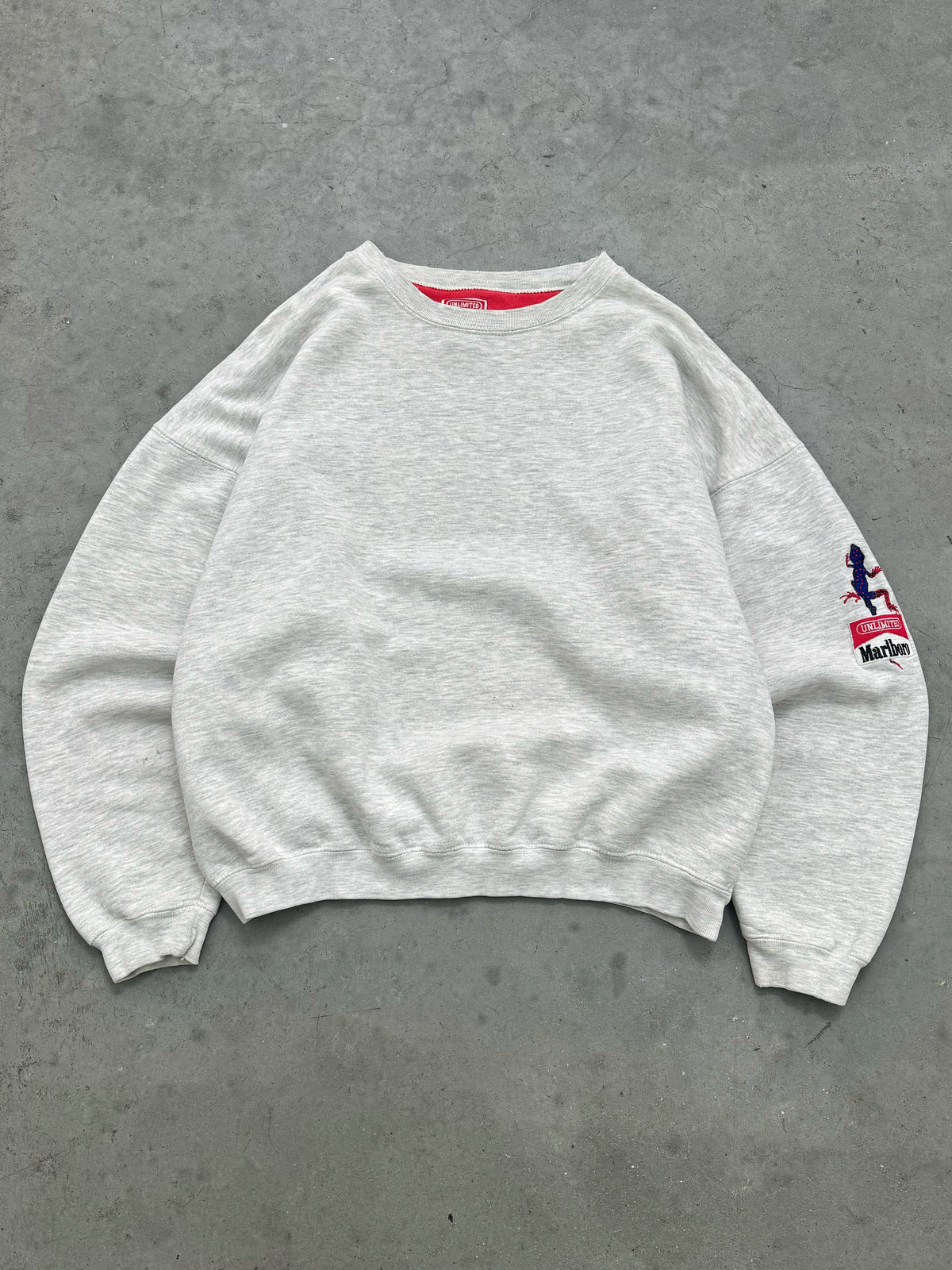HEATHER GREY MARLBORO "GECKO" CREWNECK - 1990S