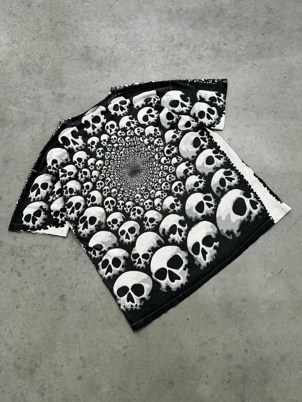 FADED SKULL PRINT "LIQUID BLUE" TEE - 1990S