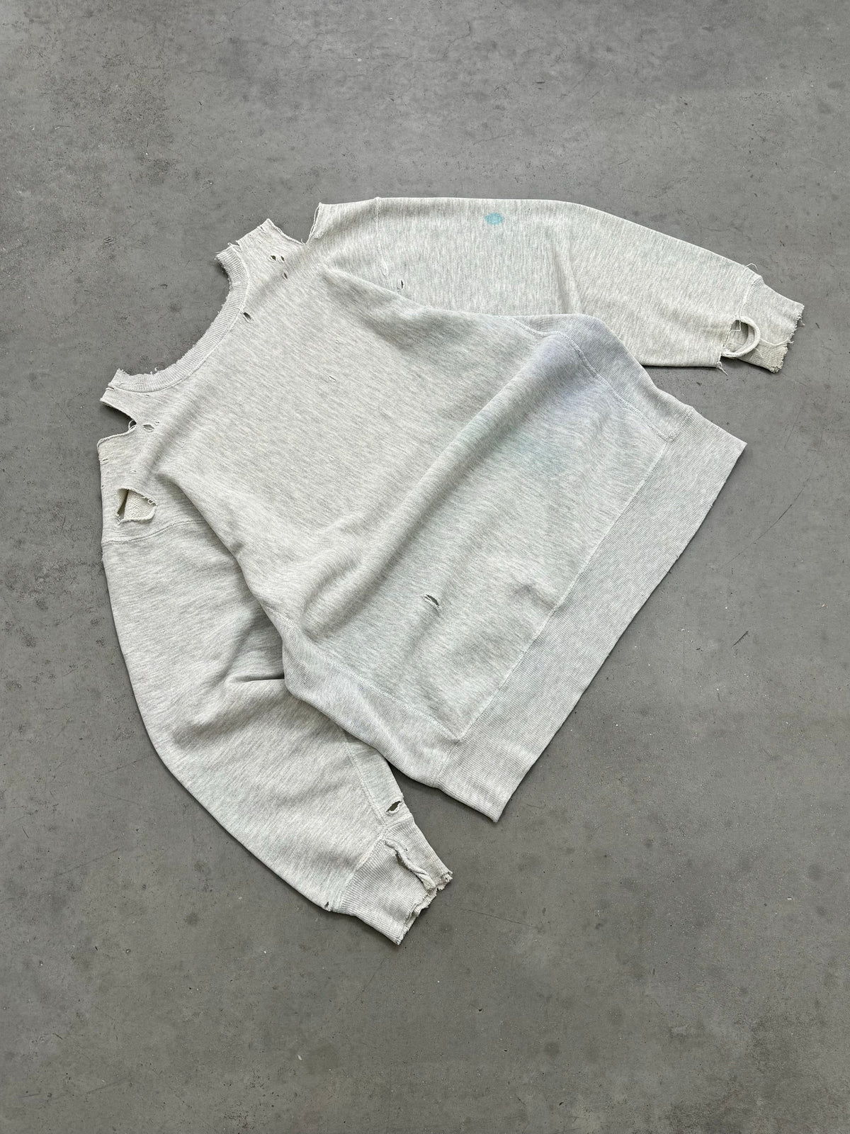 DISTRESSED CROSS GRAIN HEATHER REVERSE WEAVE CREWNECK - 1980S