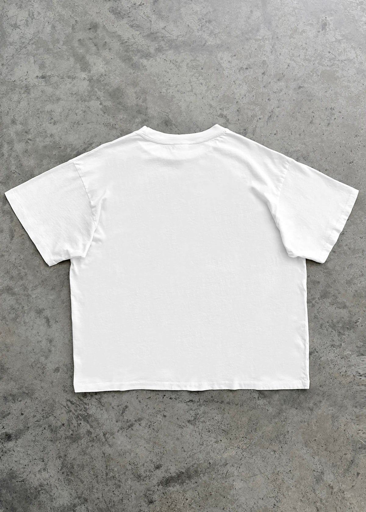 “CHAIN-PEEKER” LIGHT-WEIGHT TEE - WHITE