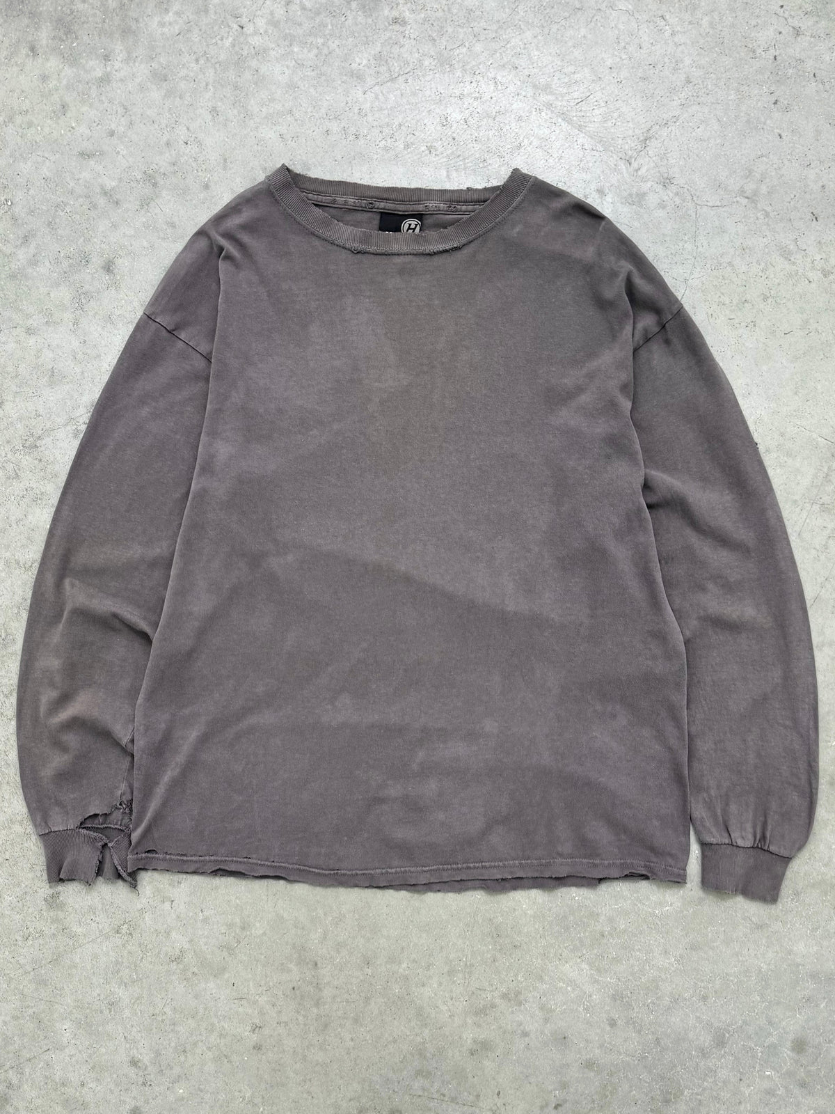 SUN FADED CHARCOAL GREY LONG SLEEVE TEE - 2000S