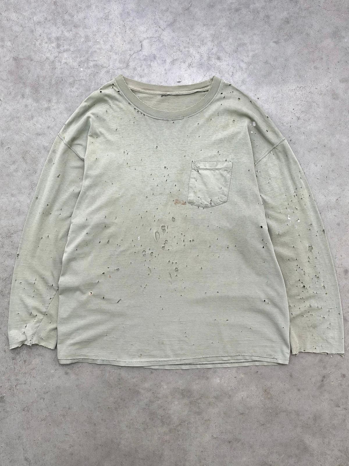 DISTRESSED FADED SAGE GREEN LONG SLEEVE TEE - 1990S