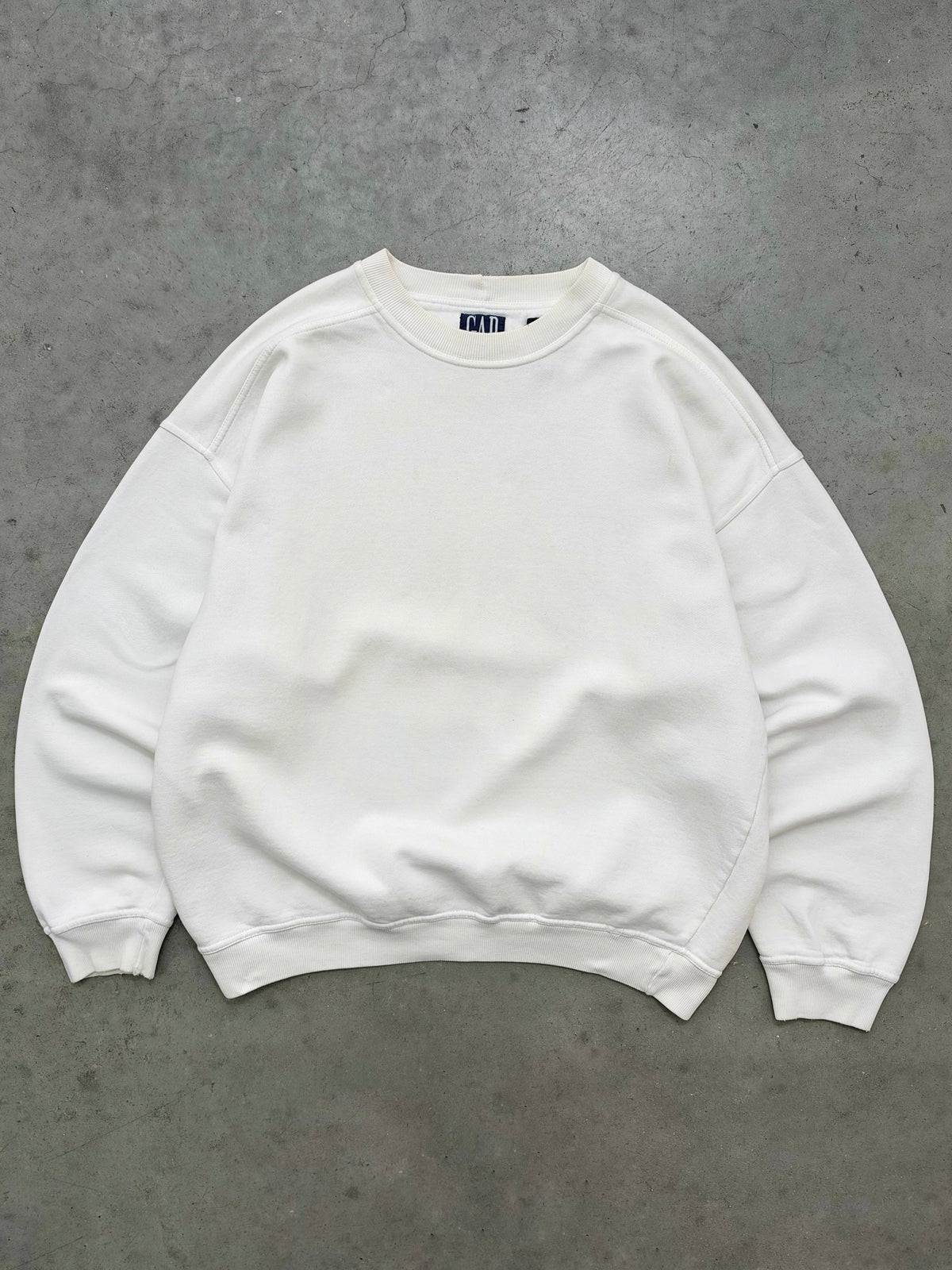 FADED OPTIC WHITE GAP CREWNECK - 1990S