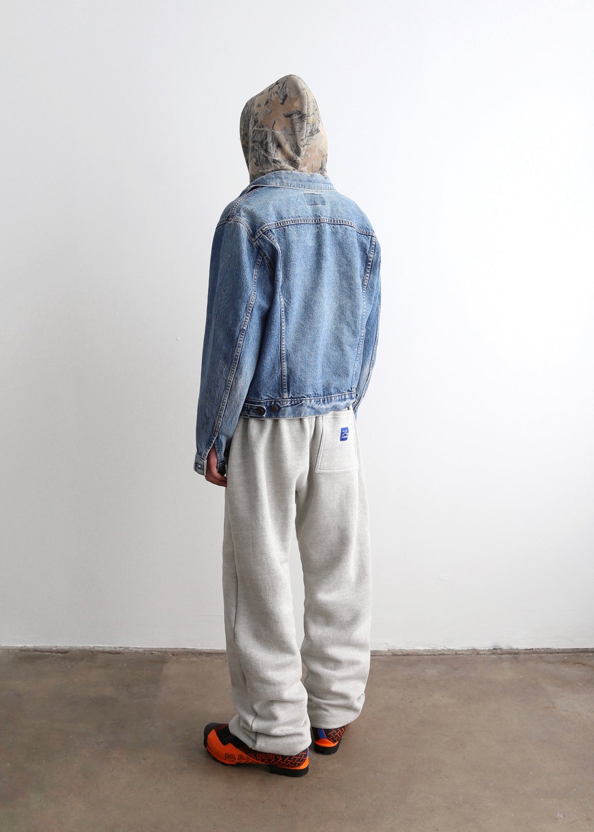 STRAIGHT-LEG SWEATPANTS - HEATHER GREY