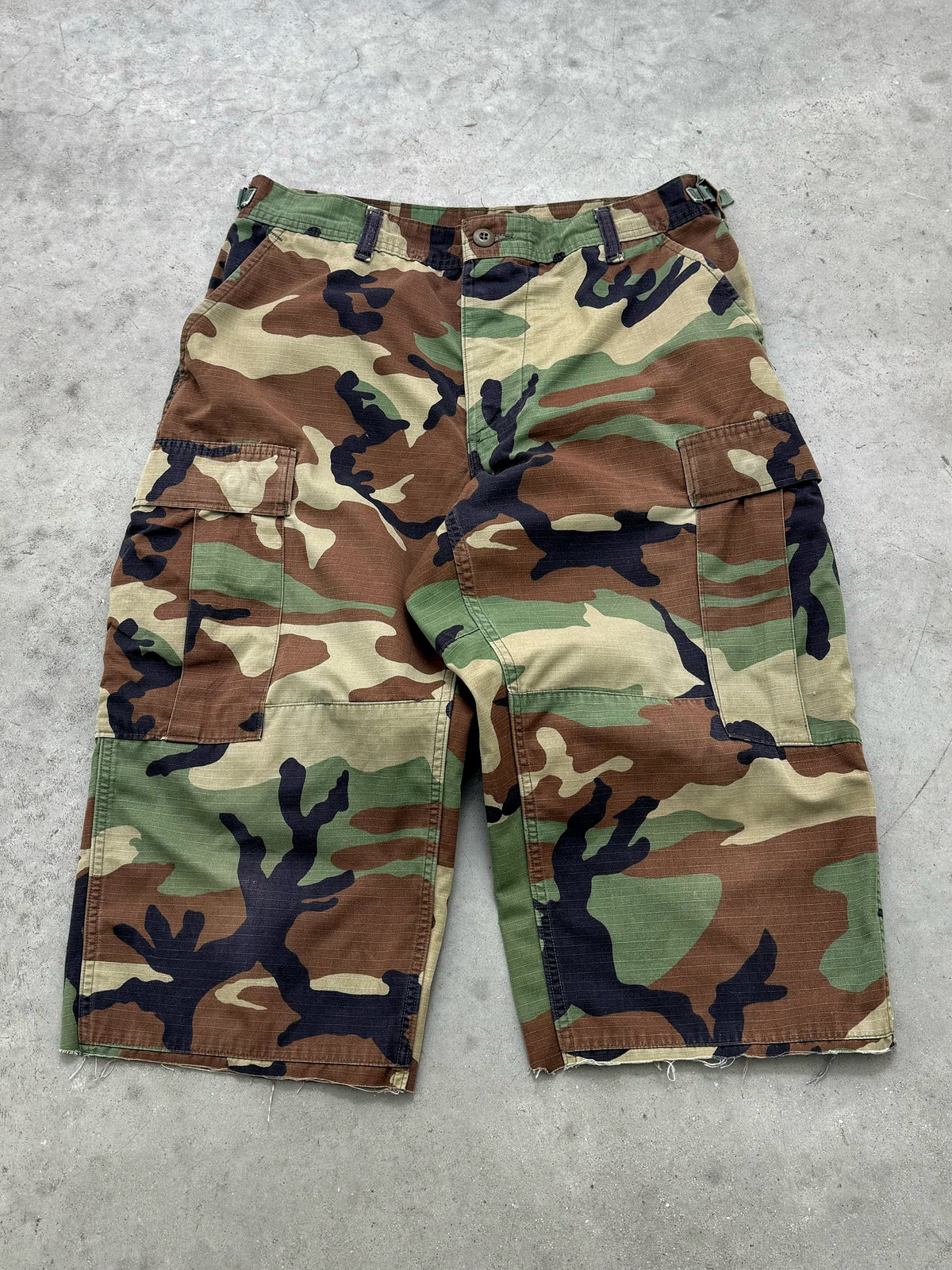 FADED ARMY CAMO RIPSTOP CARGO SHORTS - 1990S