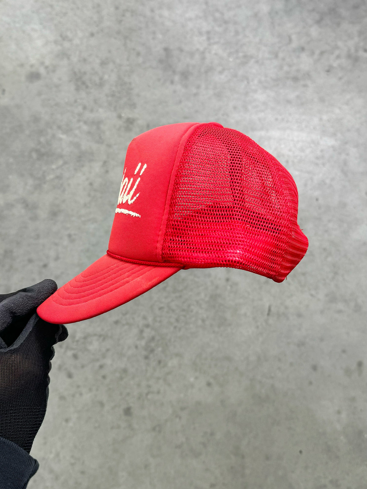 FADED RED "HAWAII" TRUCKER HAT - 1980S