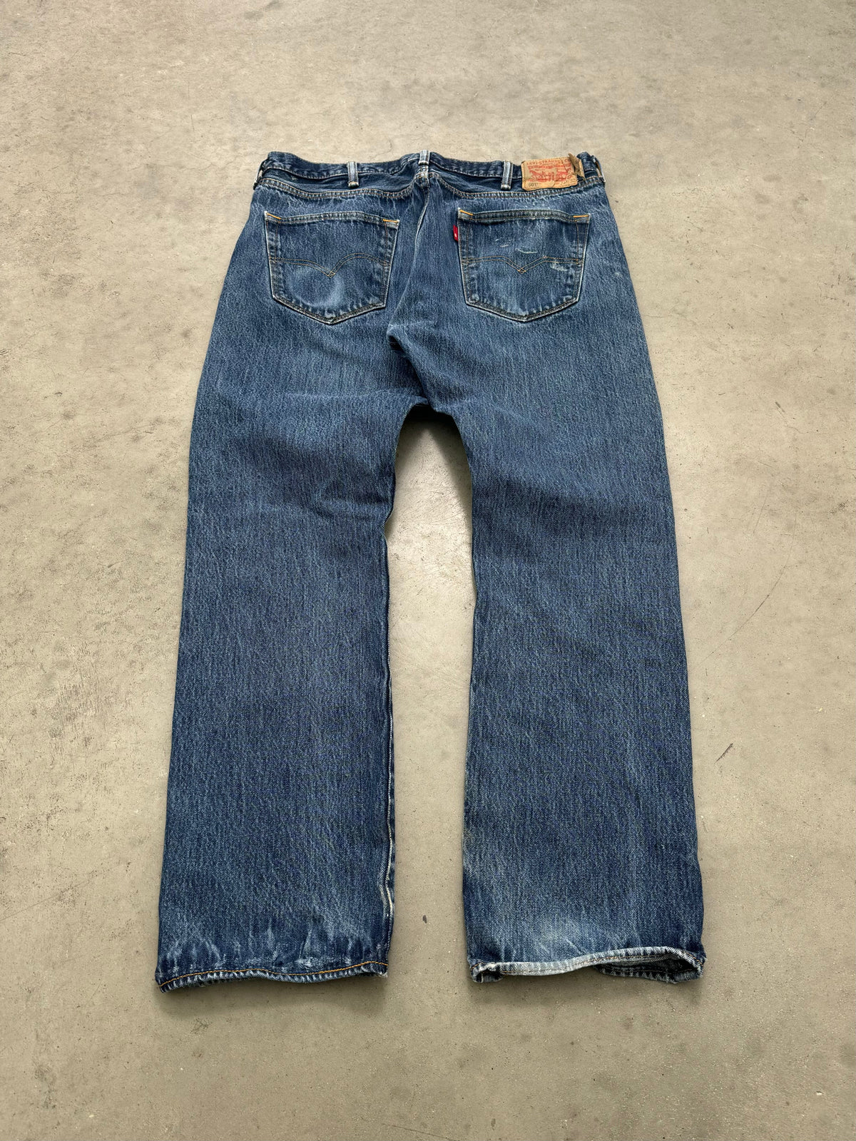 FADED INDIGO & PAINT SPLATTER LEVIS 501 - 2000S