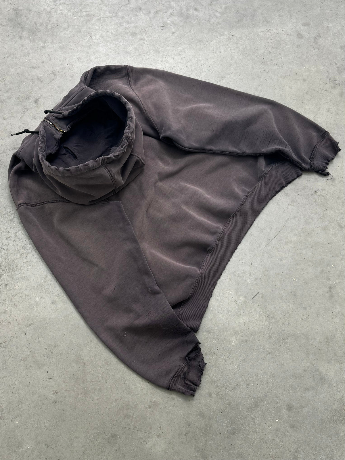 DISTRESSED & FADED BLACK CARHARTT PARKA SWEATSHIRT - 1990S