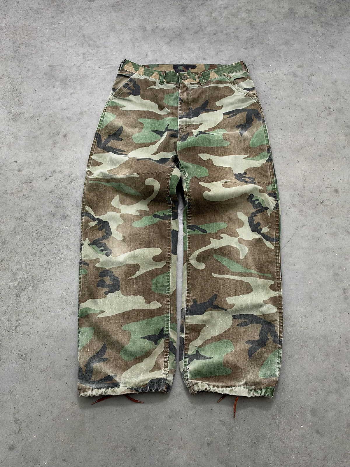 FADED ARMY CAMO FATIGUE PANTS - 1980S