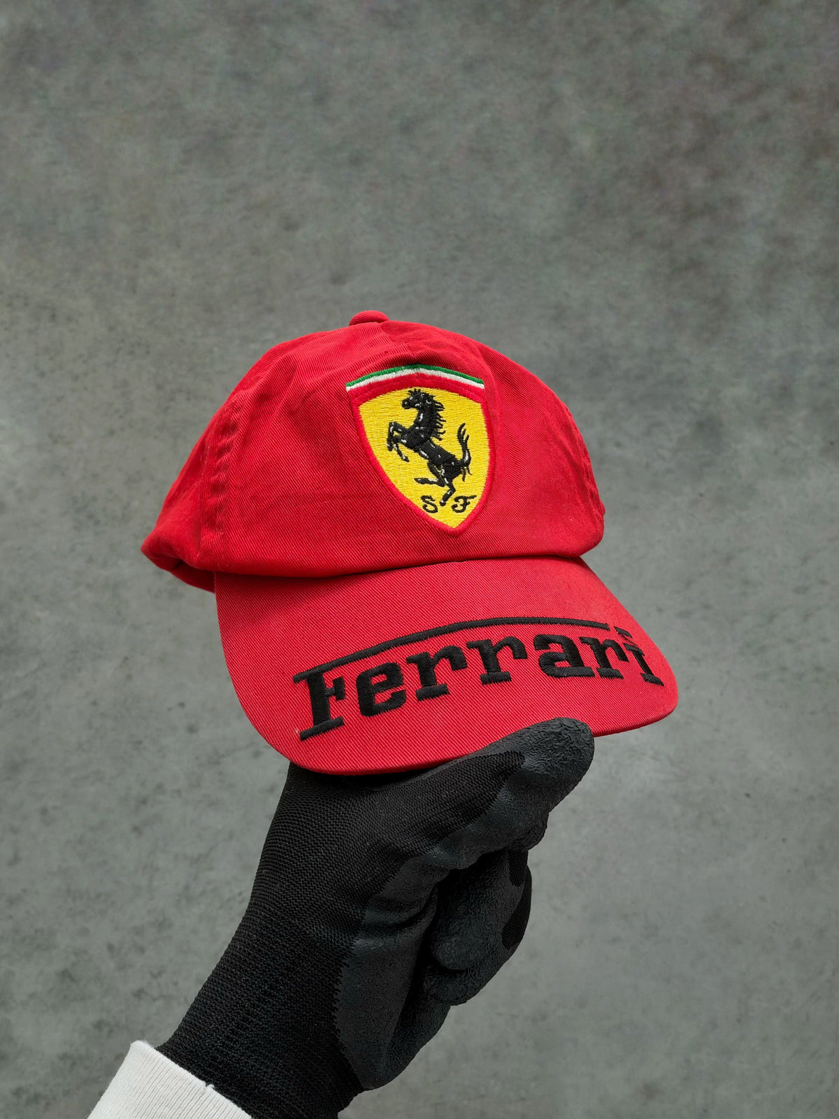 FADED RED "FERRARI" EMBLEM HAT - 2000S