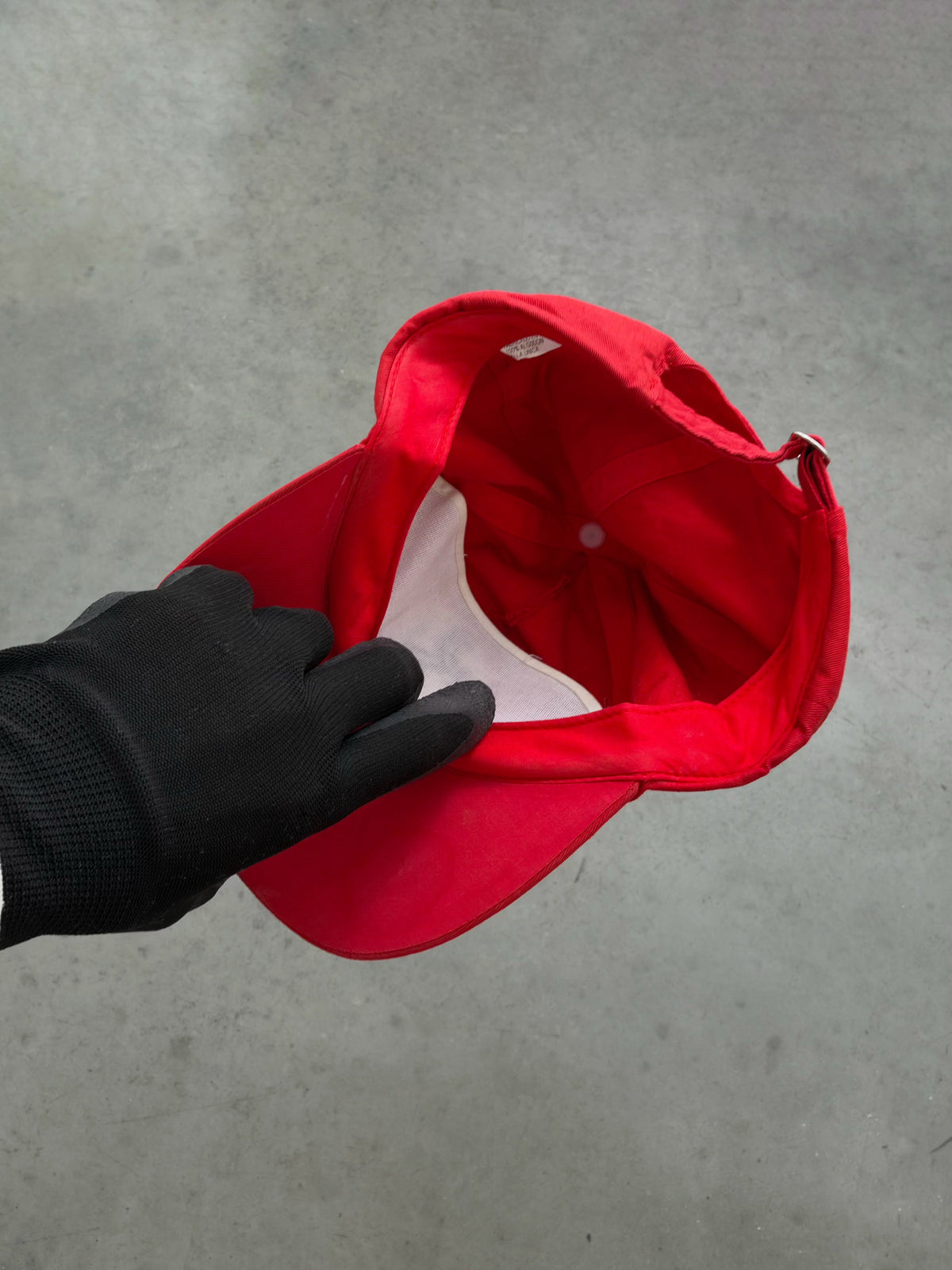 FADED RED "FERRARI" EMBLEM HAT - 2000S