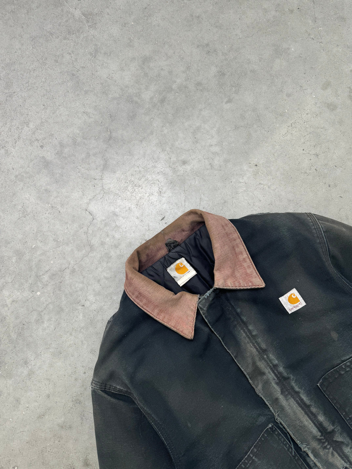 DISTRESSED & FADED BLACK CARHARTT ARCTIC JACKET - 1990S