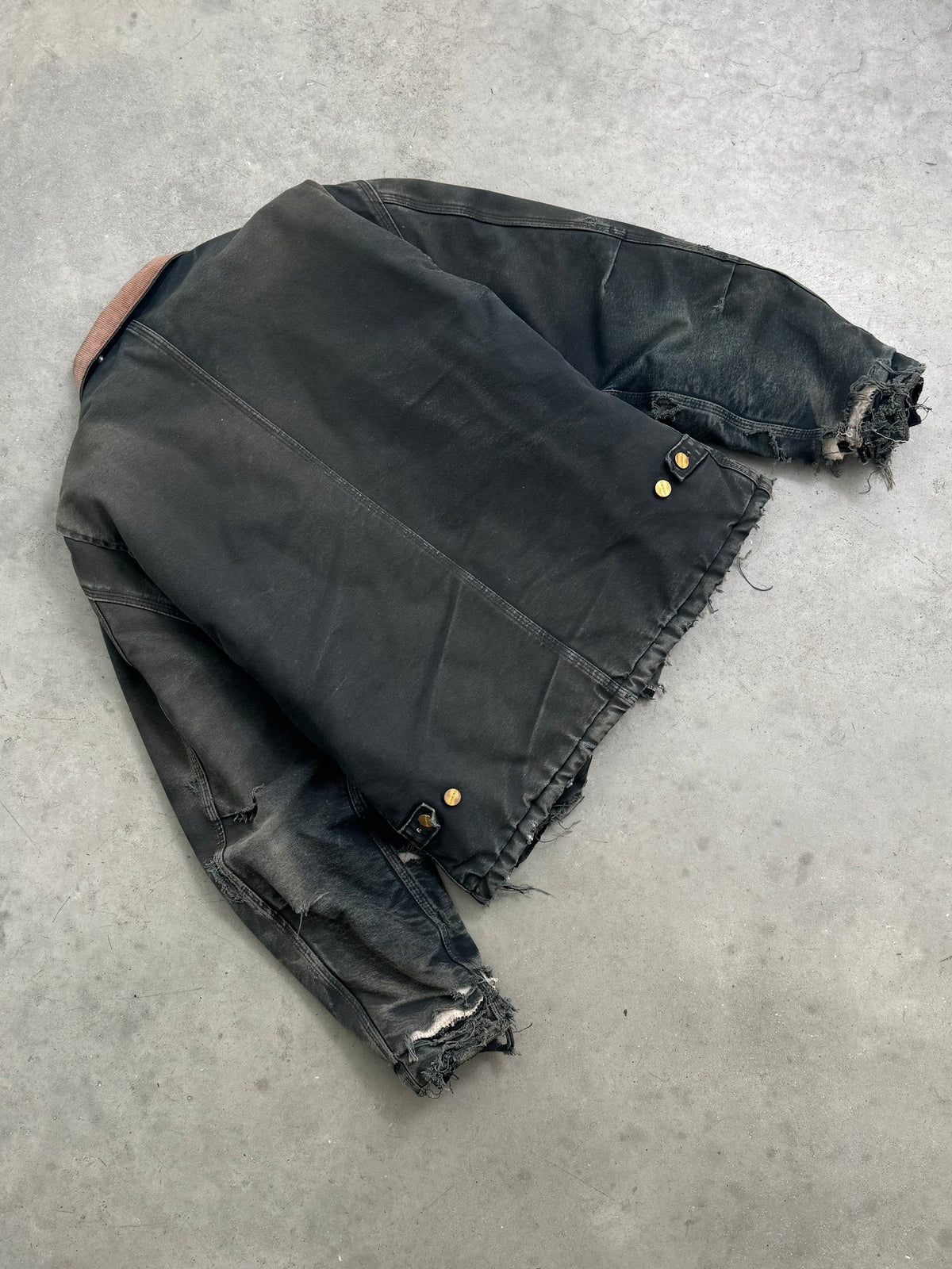 DISTRESSED & FADED BLACK CARHARTT ARCTIC JACKET - 1990S