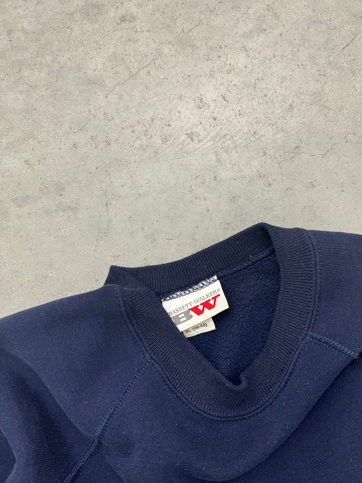 FADED NAVY RAGLAN CREWNECK -1980S