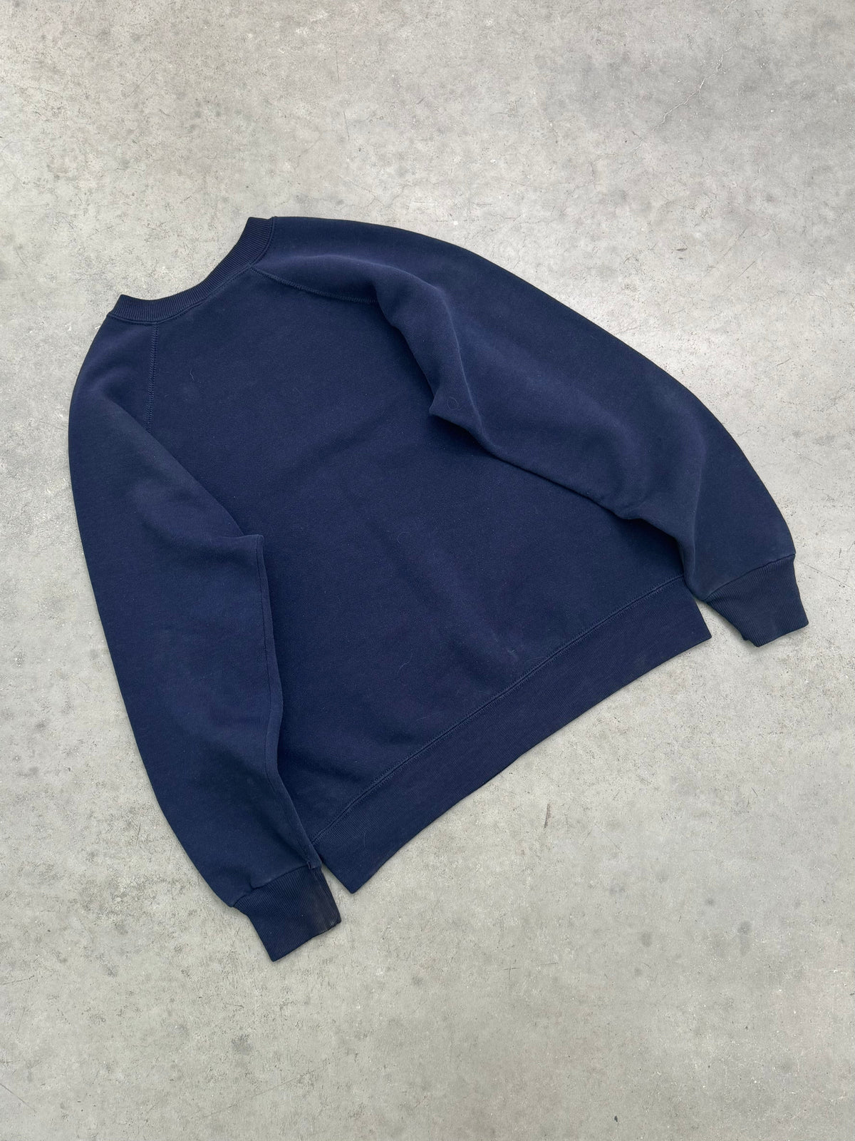 FADED NAVY RAGLAN CREWNECK -1980S