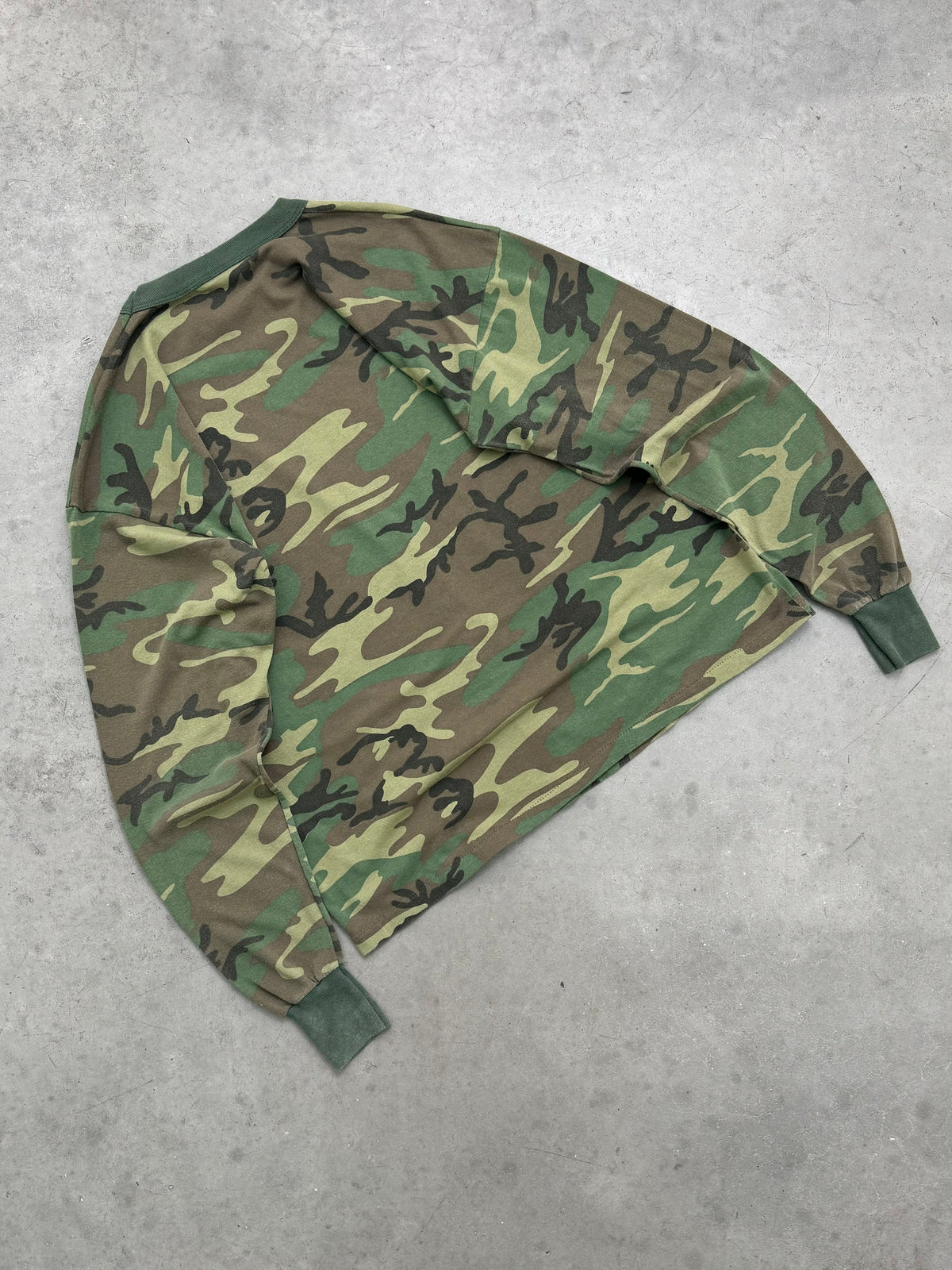 FADED WOODLAND CAMO MILITARY LONG SLEEVE TEE - 1980S