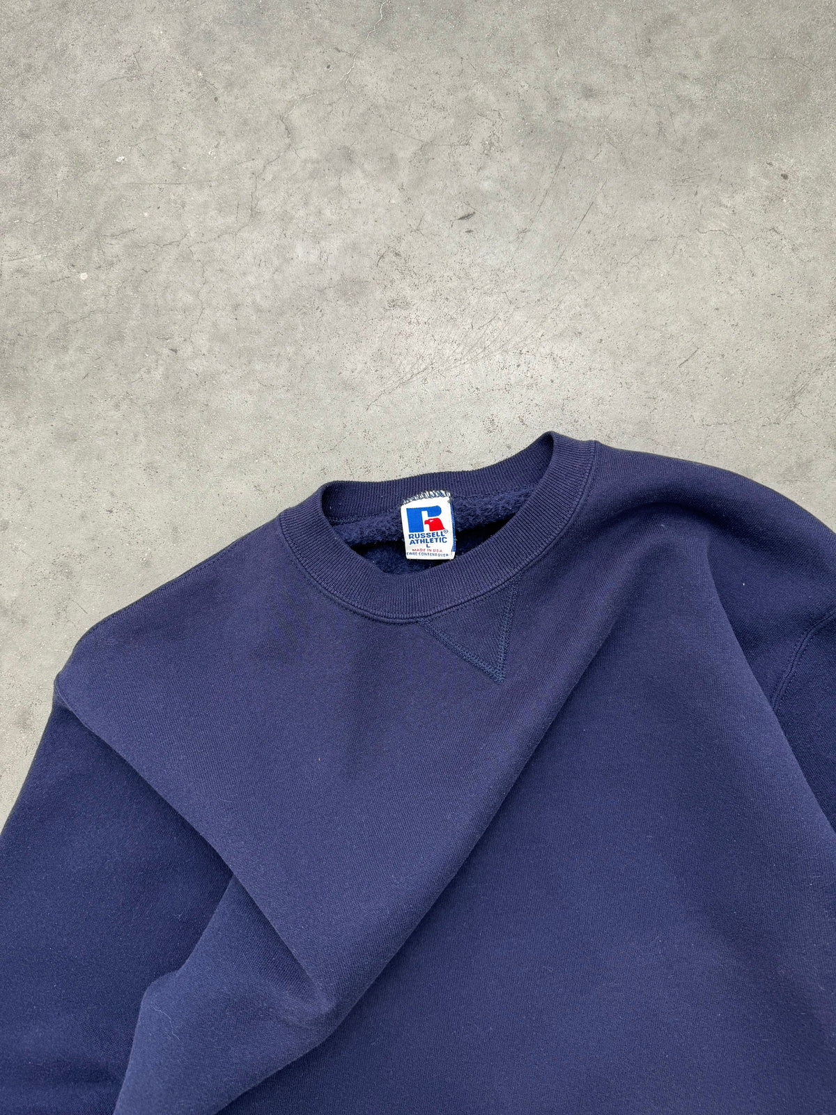 FADED NAVY RUSSELL CREWNECK - 1990S