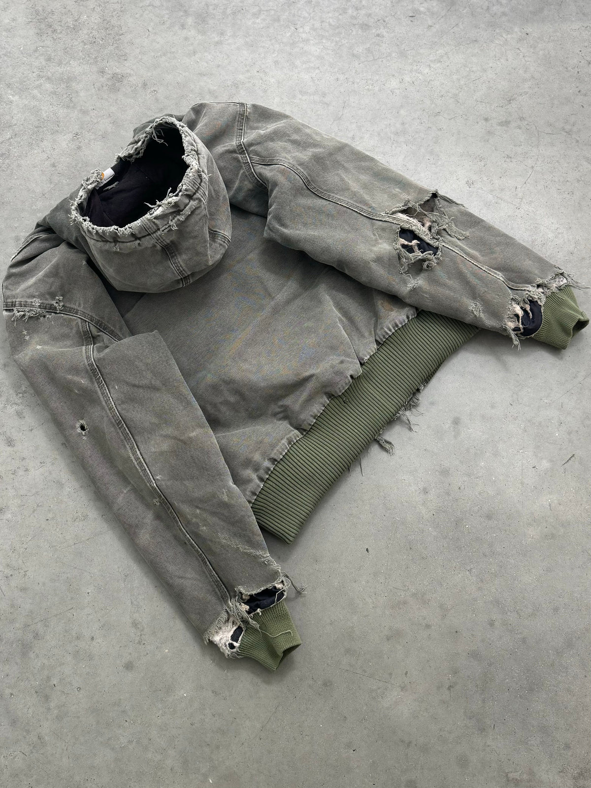DISTRESSED FADED SAGE GREEN CARHARTT ACTIVE JACKET - 1990S