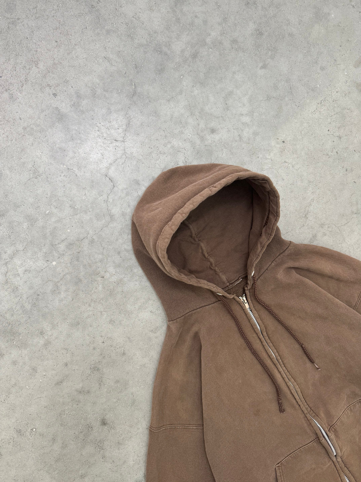 FADED MOCHA BROWN ZIP-UP HOODIE - 2000S