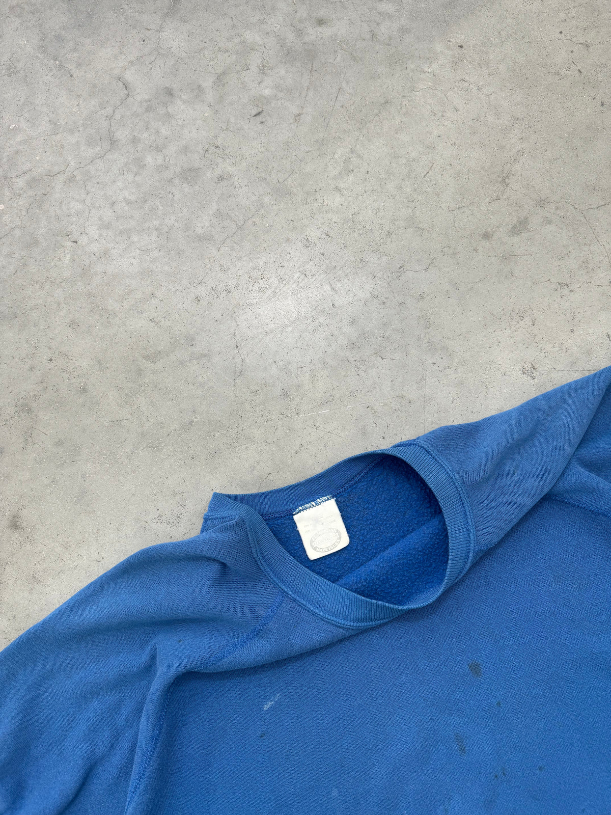 DISTRESSED & FADED BLUE SHORT SLEEVE RAGLAN CREWNECK - 1980S