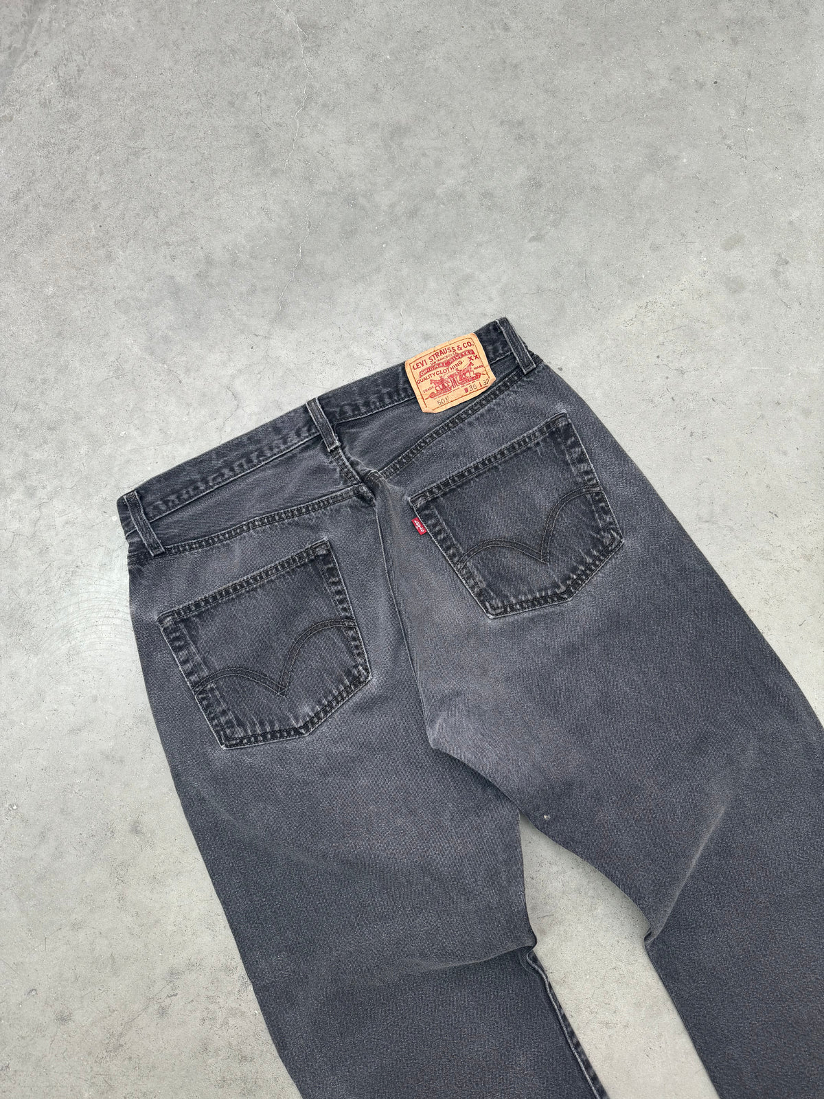 FADED BLACK LEVI’S 501 JEANS - 2000S
