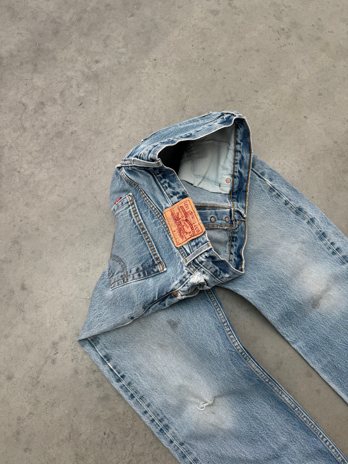 FADED BLUE LEVIS 501XX BUTTON FLY JEANS - 2000S