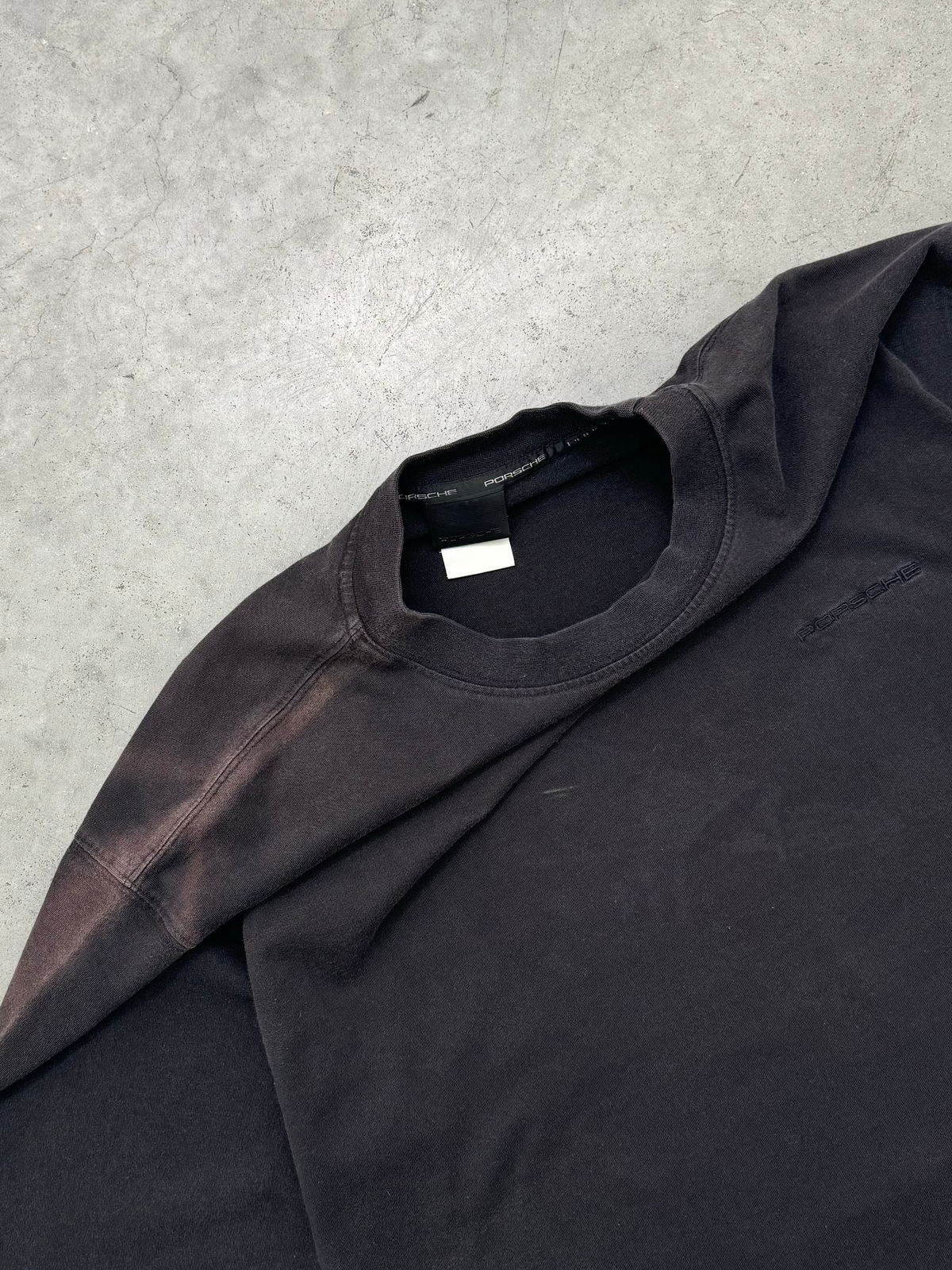 SUN FADED BLACK PORSCHE TEE - 2000S