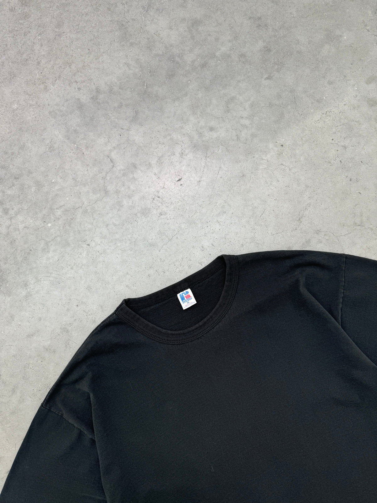 FADED PITCH BLACK RUSSELL TEE - 1990S