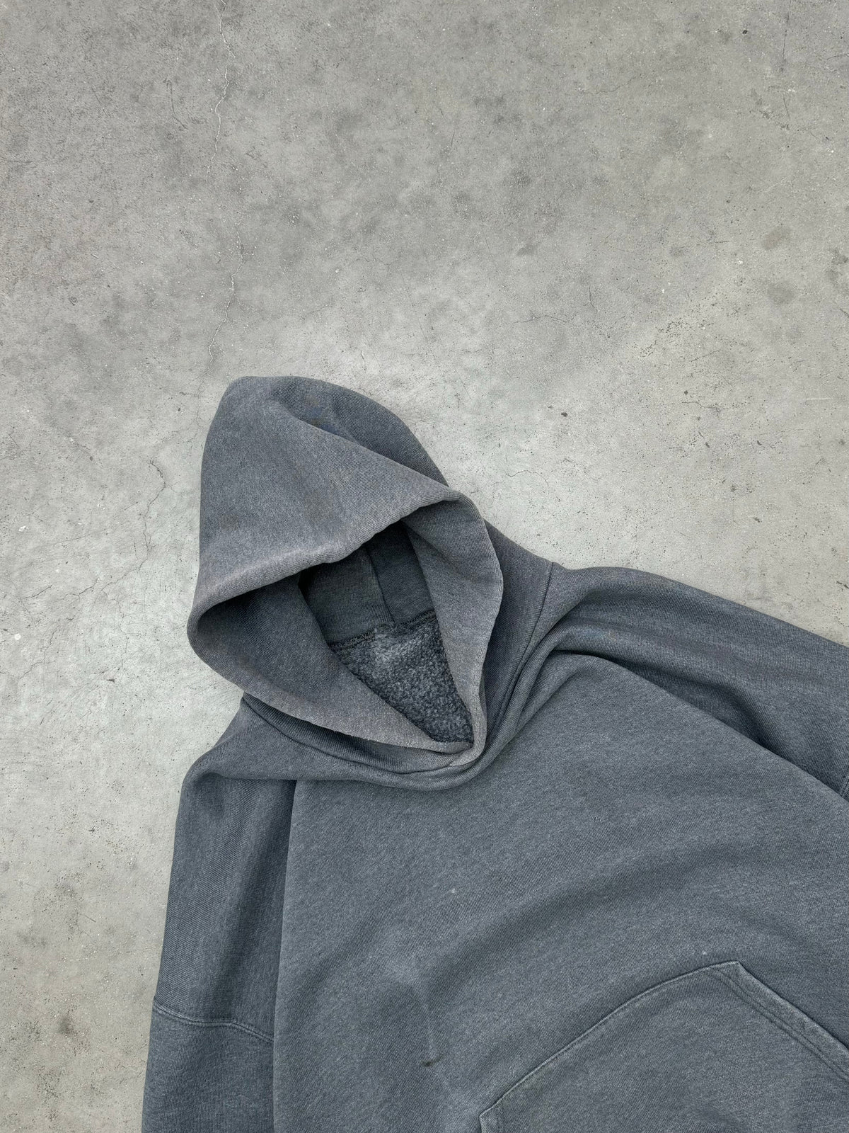 FADED CHARCOAL RUSSELL HOODIE - 1990S