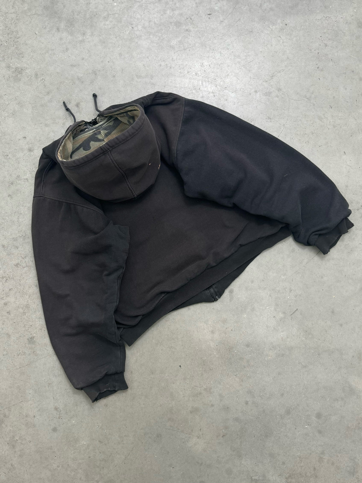FADED BLACK WOODLAND CAMO WAFFLE KNIT ZIP-UP HOODIE - 1990S