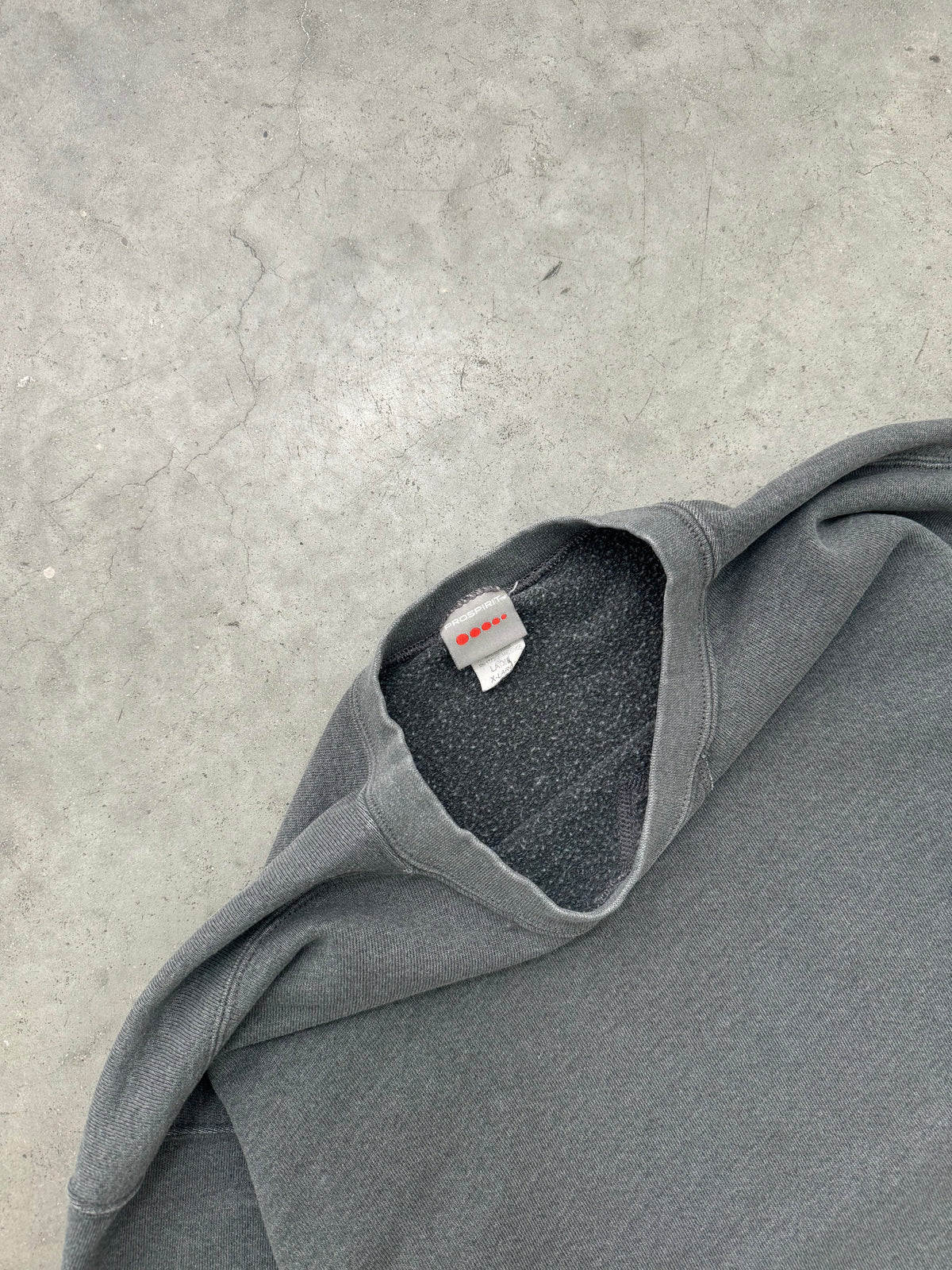 SUN FADED CHARCOAL CREWNECK - 1990S