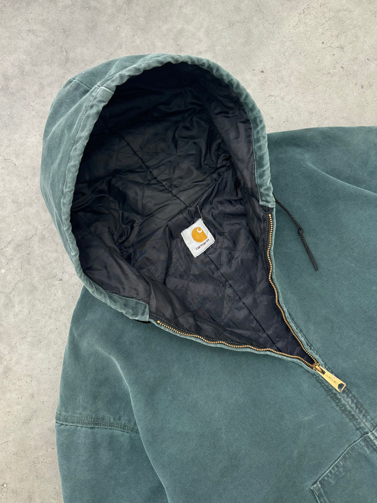 DISTRESSED FADED MOSS GREEN CARHARTT ACTIVE JACKET - 1990S