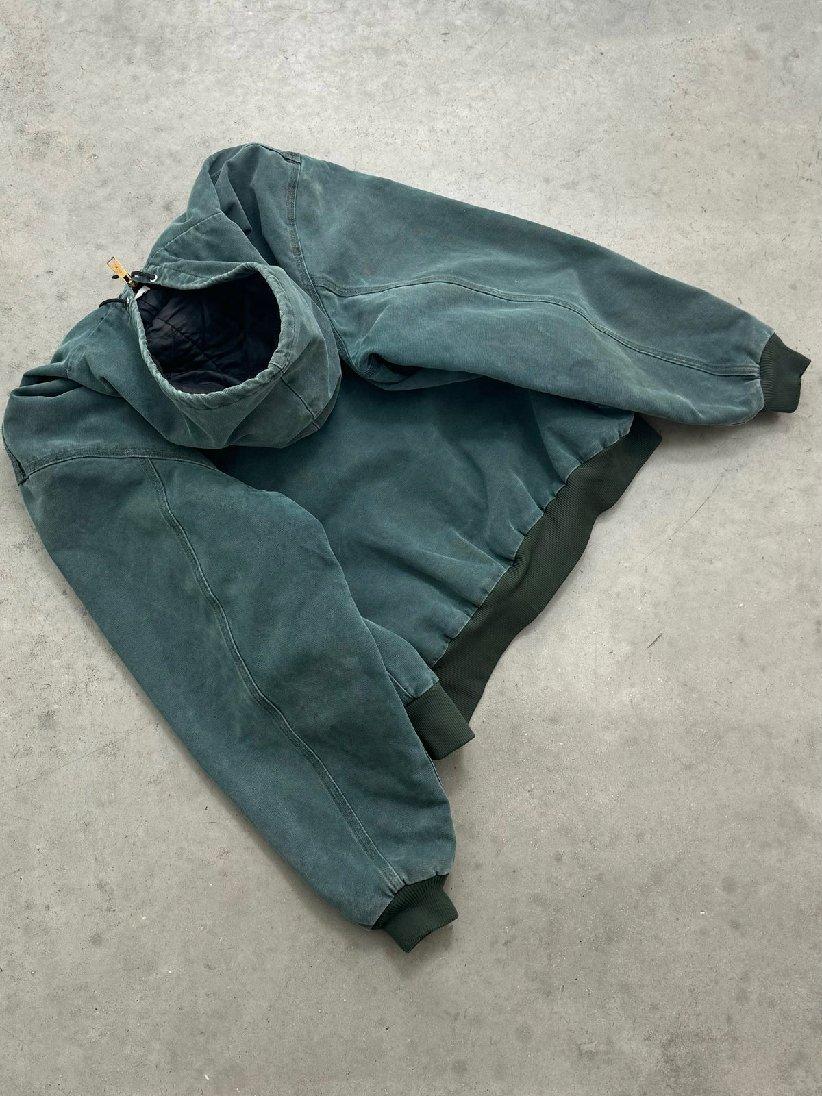 DISTRESSED FADED MOSS GREEN CARHARTT ACTIVE JACKET - 1990S