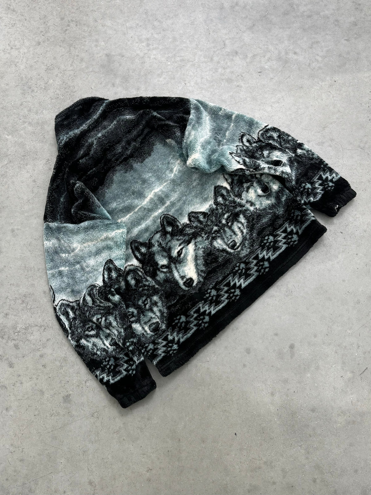 FADED WOLF PRINT DEEP PILE FLEECE - 1990S