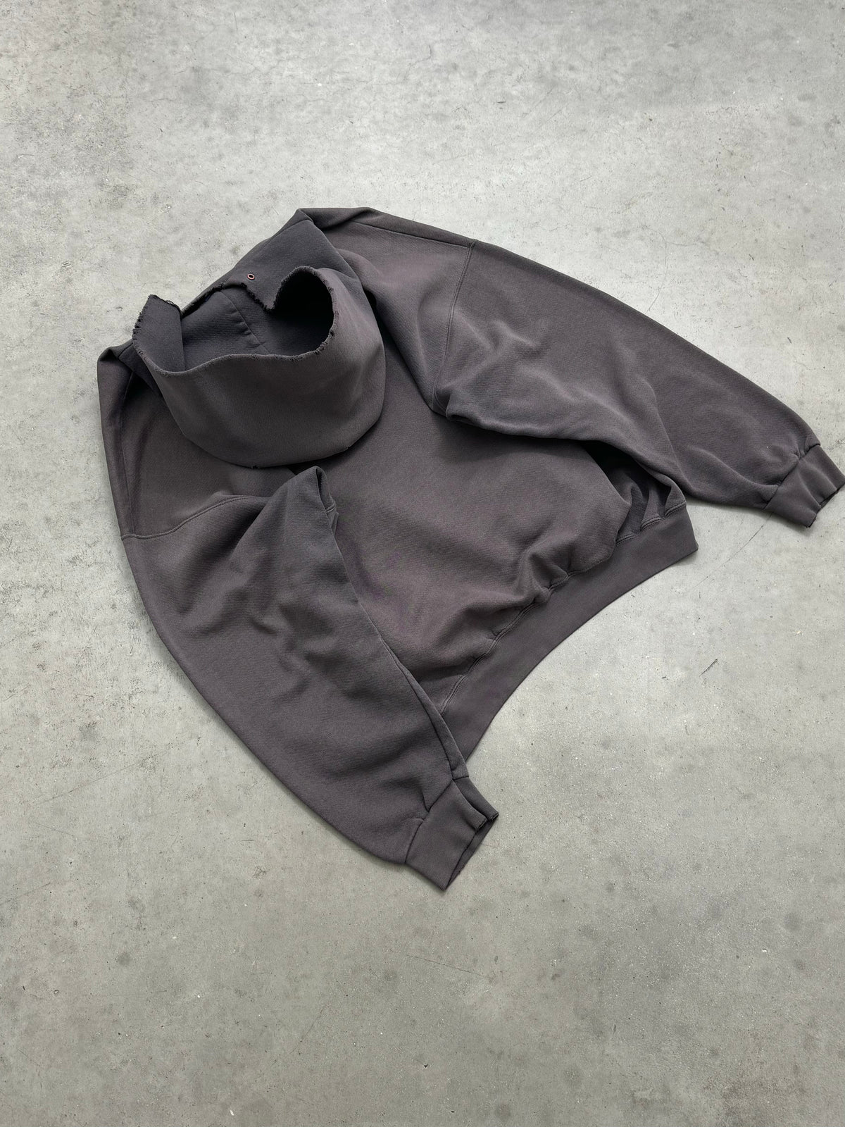 FADED & DISTRESSED CHARCOAL HOODIE - 1990S