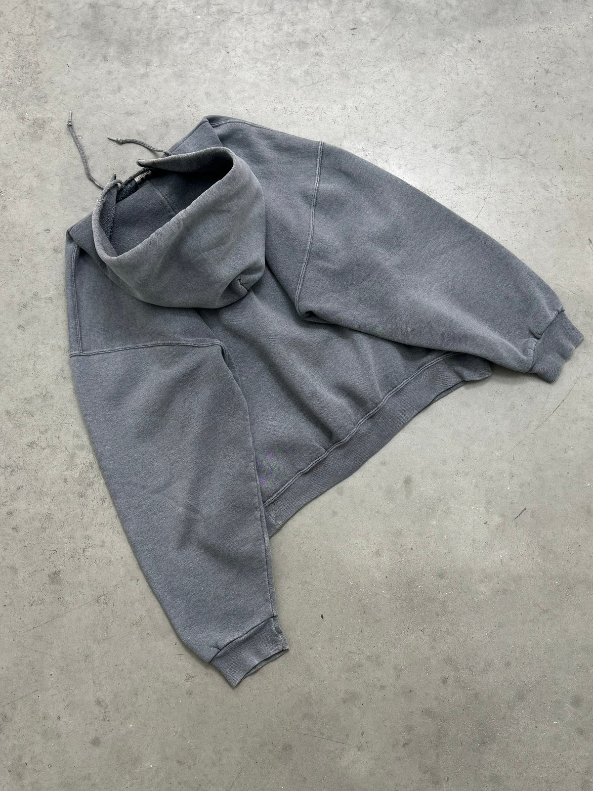SUN FADED CHARCOAL & DISTRESSED RUSSELL HOODIE - 2000S