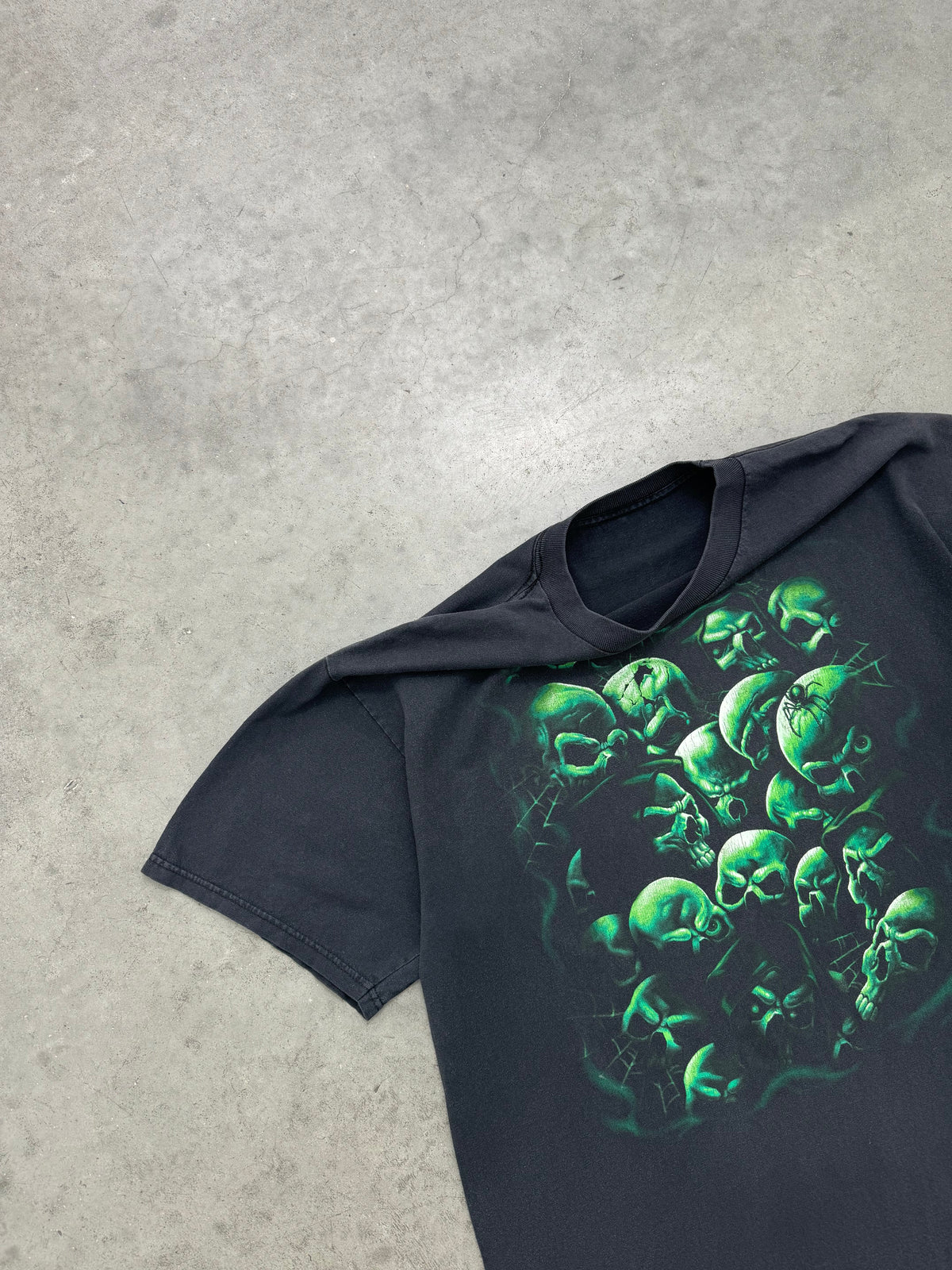 FADED BLACK SKULL PRINT TEE - 2000S