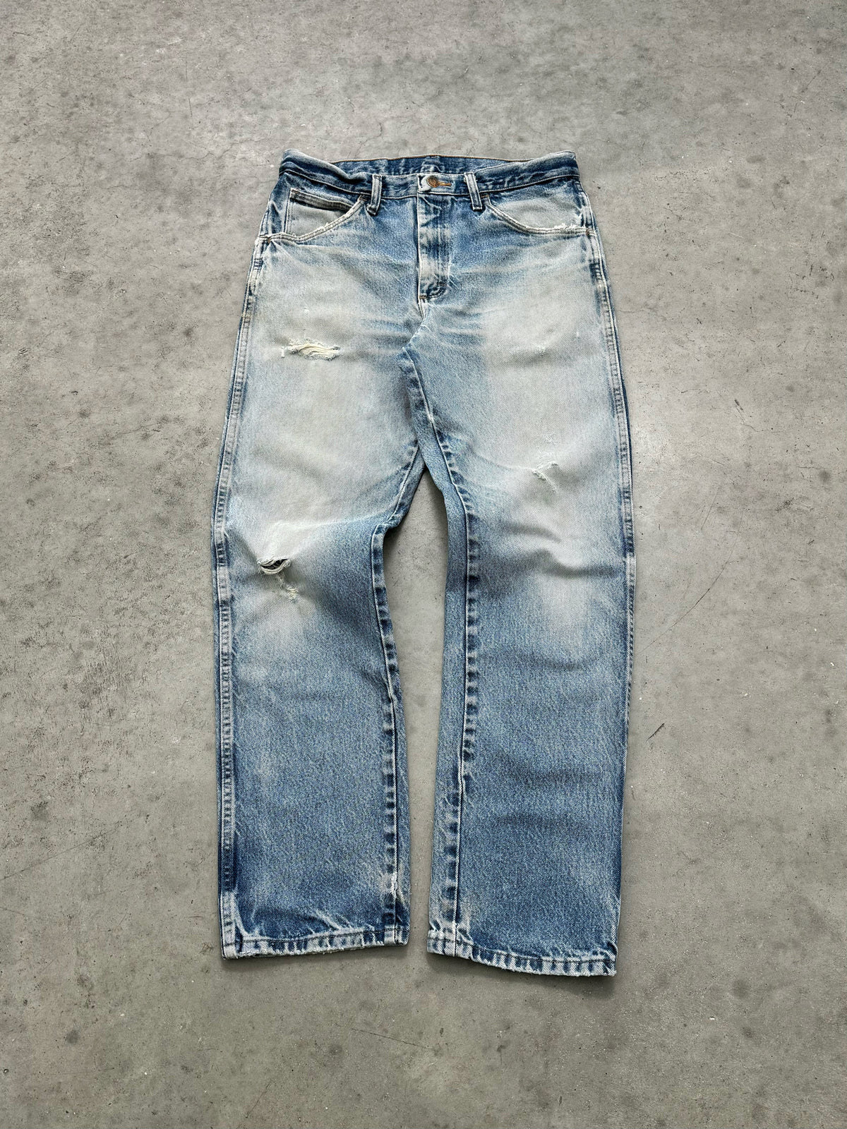 SUN FADED BLUE & DISTRESSED JEANS - 2000S